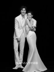 -雪中彩影婚纱摄影·微光艺术中心