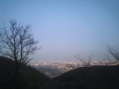 -鬼笑石后山停车场