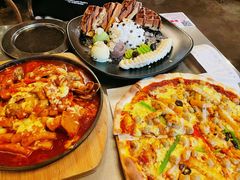 海鲜芝士炒年糕-MI WU FACTORY米屋美食工厂餐厅(绿地店)