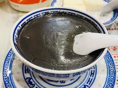 纯手工芝麻糊-广信牛奶甜品世家(台东店)
