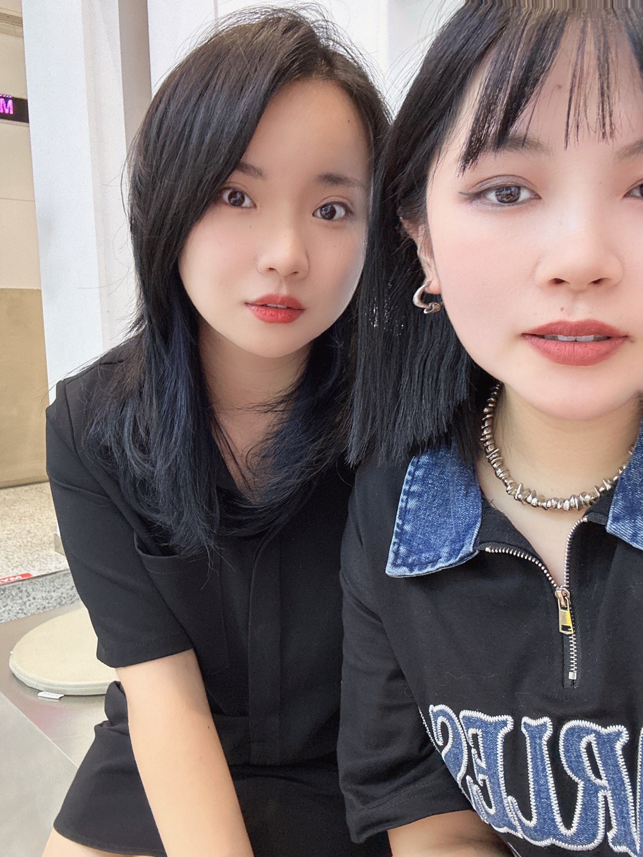 去找好姐妹剪头发变美