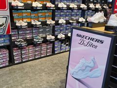 -SKECHERS 斯凯奇(上海国际时尚中心店)