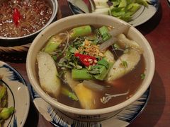 -Cuc Gach Quan Restaurant