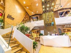 -新华里咖啡书吧(新华书店小寨店)