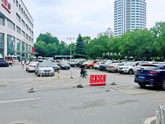 入口-武汉大学中南医院·停车场