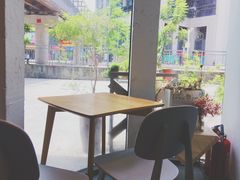 靠窗位-Home Cafe(水榭春天店)