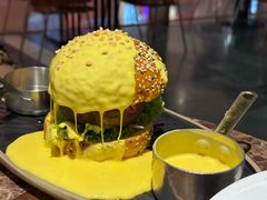 瀑布芝士牛肉汉堡-Let'sBURGERplus·非常创意汉堡(三里屯店)
