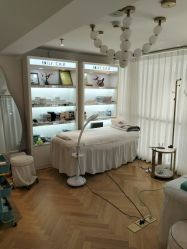 -EMILY艾枚莉美甲美睫·美颜·现磨咖啡