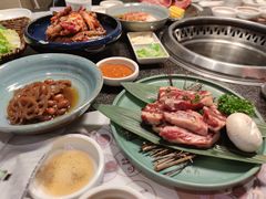 -草家酱蟹炭火烤肉店(珲春南路一店)
