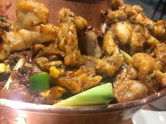 二哥芋儿蛙-炉小二铜锅牛蛙•川湘菜(三里屯店)