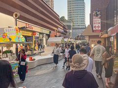 -南京西路(地铁站)