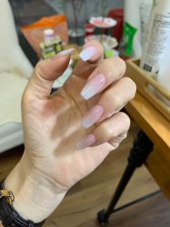 -花岐款式专研健康美甲沙龙