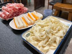 -灶知轩湘西石锅鱼(万佳广场店)