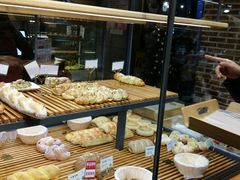 -焙丽拾光(麦凯乐直营店)