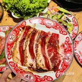 有套餐肉菜都有了，双人套餐才几十块 四荤四素吃得很爽