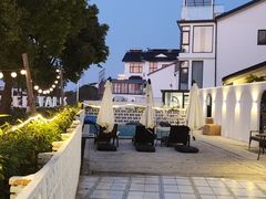 -弥舍·湖景团建泳池派对别墅·湖山境店