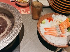 -牛YO寿喜烧·铁板烧和牛火锅自助(市府恒隆店)