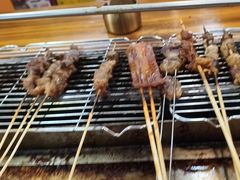 -哈尔滨小酒馆·鲜肉现穿自助烧烤(康新花园店)