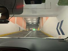 -大宁国际商业广场-地下停车库