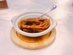 鲍汁凤爪-白天鹅宾馆-宏图府餐厅
