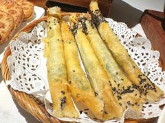 手工荠菜春卷-楚山晓·湖北菜(武汉光谷K11店)