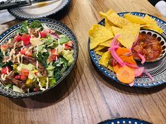 经典墨西哥莎莎配玉米片-Q MEX 库迈墨西哥餐吧(双井店)