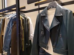 -阿玛施(万达广场松江店)