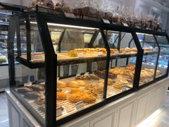 面包甜点陈列柜-红房子西菜馆(淮海中路店)