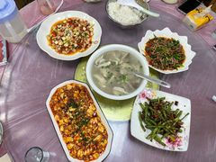 -洪霞餐馆