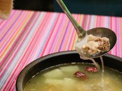 -香巴拉云南餐厅(华莱坞店)