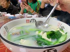 白蛤小白菜豆腐汤-叶存利海鲜大馅饺子(海宁路总店)