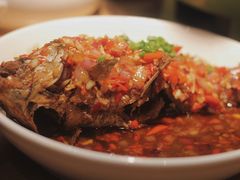 香煎鲫鱼-费大厨辣椒炒肉(万家丽一店)