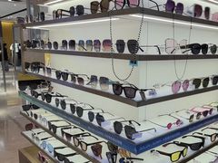 -爱视眸Eyeblling眼镜·依视路·蔡司镜片折扣店(百联南方商城购物中心)