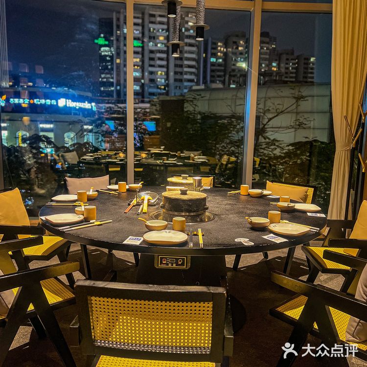 在深圳，首家野生菌石锅土鸡，一口鲜掉牙❗️