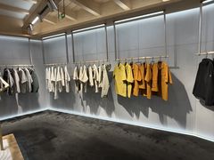 -迪桑特DESCENTE(青岛山东路万象城店)