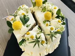 -小苍兰风铃草·礼物蛋糕(沈阳店)