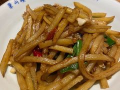 金牌土豆丝-吃饭皇帝大土家民族菜(正大广场店)