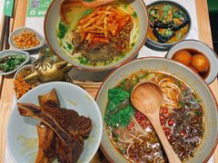-百春原湖南牛肉粉(百联世纪店)