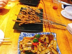 -老街烧烤大排档·地道湖北菜·龙虾馆(汉口火车站店)