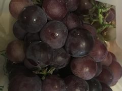巨峰葡萄2斤-鲜丰水果(杭州庆春银泰店)