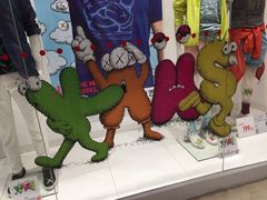 -优衣库(银川新华百货CCMall店)