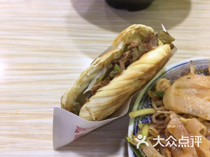 渝供酸辣粉肉夹馍图片 - 第1张