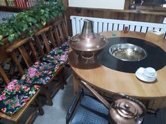 -果松木炭酸菜铜火锅·外婆参鸡汤