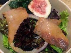 苏格兰烟熏香草三文鱼蔬菜色拉-MIKAKU(万达广场上海宝山店)