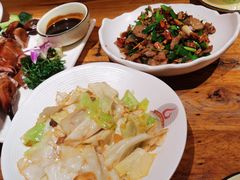 -老滇山寨•云南特色菜•地方菜•民族风情歌舞表演(金碧店)