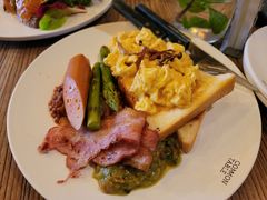-Common Table · Brunch & Coffee