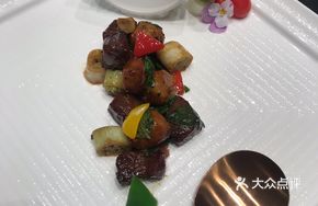 Thai Basil Black Pepper Duck Liver Angus Tenderloin