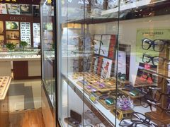 -MiRi眼镜连锁·蔡司·尼康控优点合作店(莘庄店)