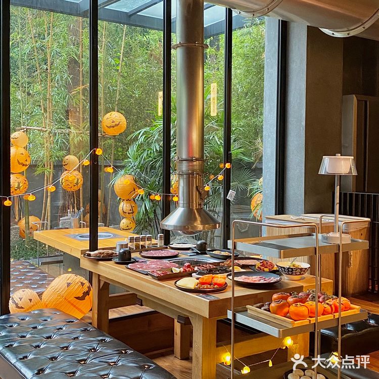 成都万圣节氛围烤肉🎃第一次吃烤柿子