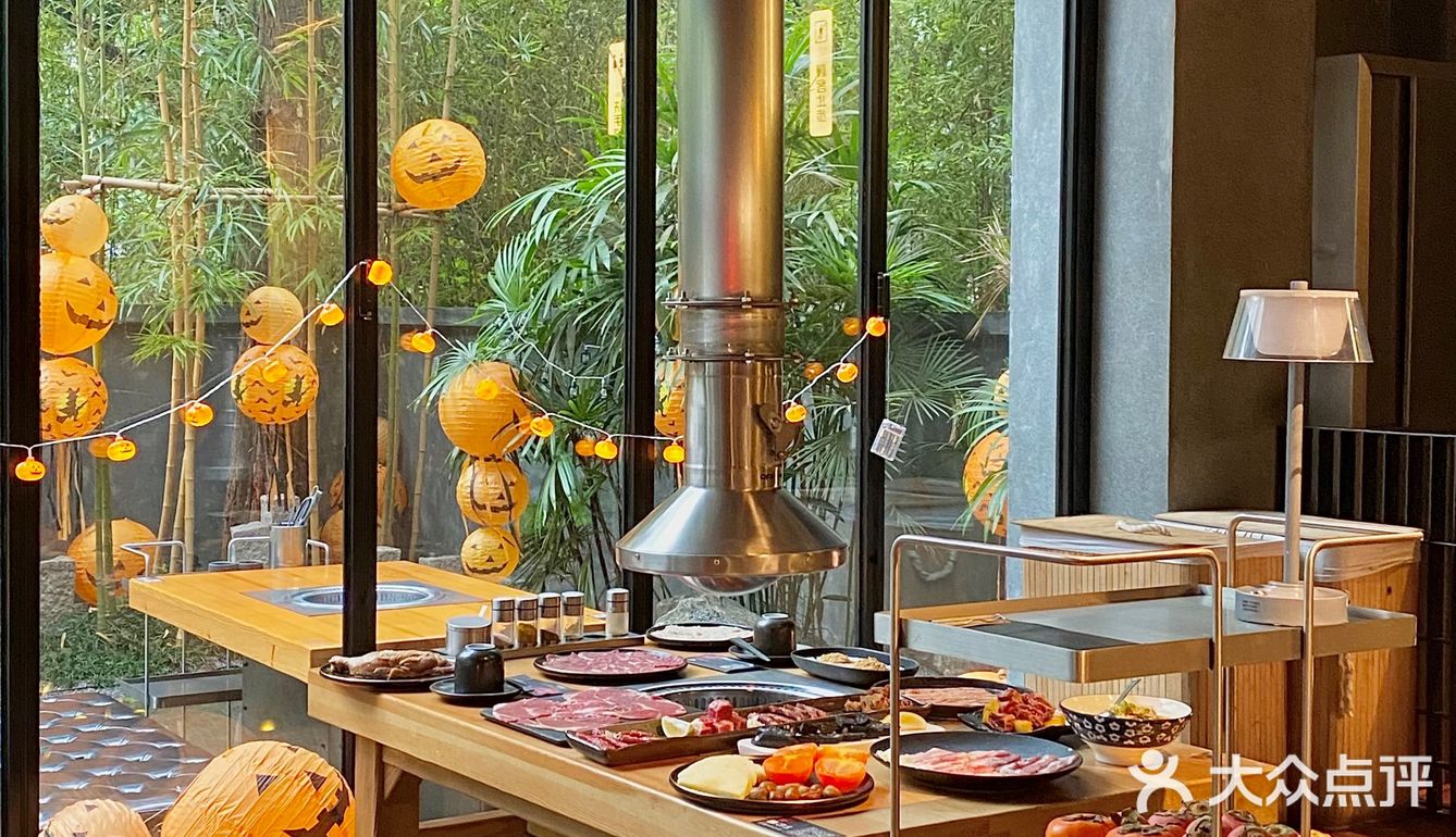 成都万圣节氛围烤肉🎃第一次吃烤柿子